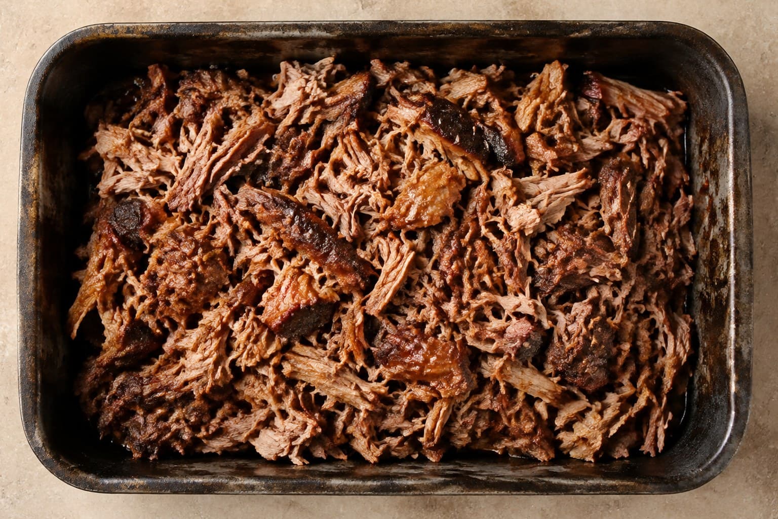 Pulled Pork til Fødselsdagsbuffet anrettet og klar til servering